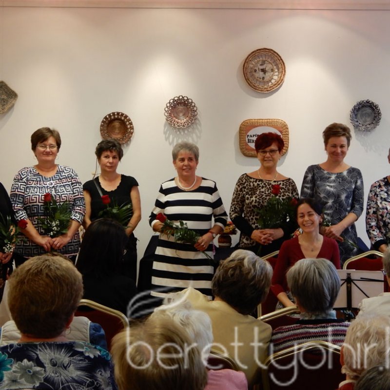 A berettyóújfalui papírfonó kör kiállítása 30